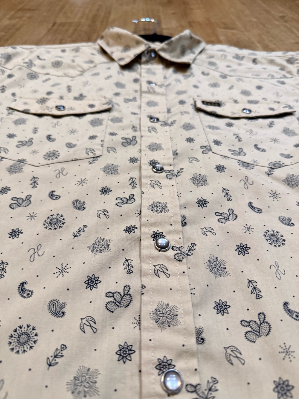 Howler Brothers - RARE Men’s Short-sleeve, H bar B Snapshirt *RARE* - MEDIUM